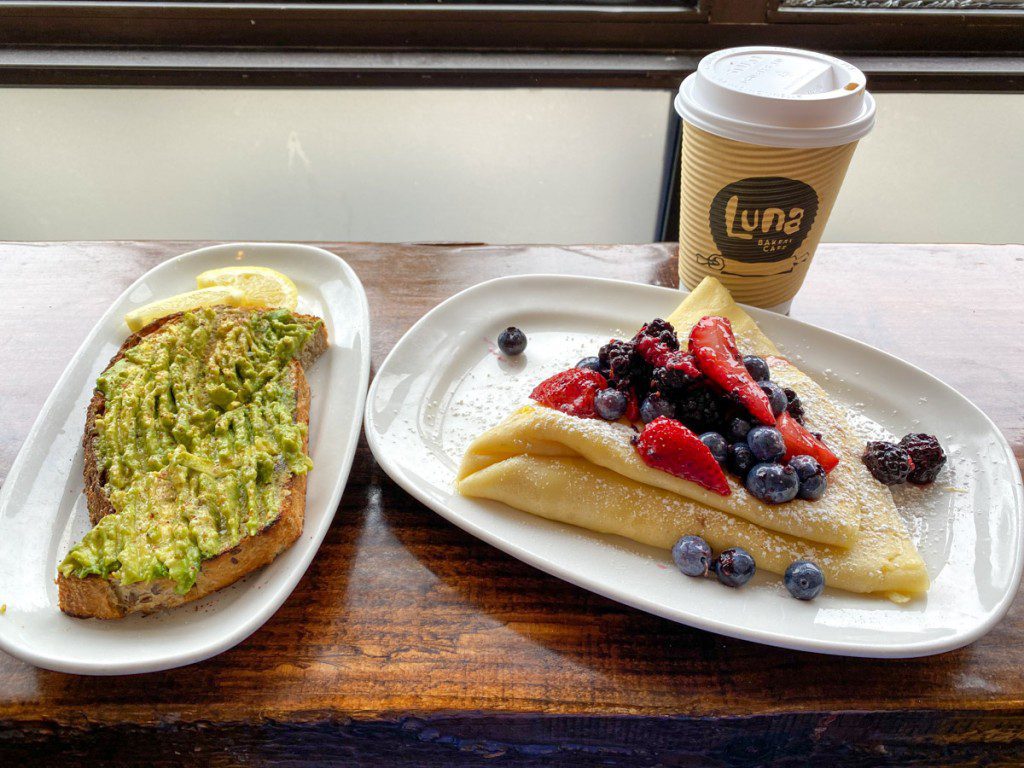 Luna Bakery & Café desayuno