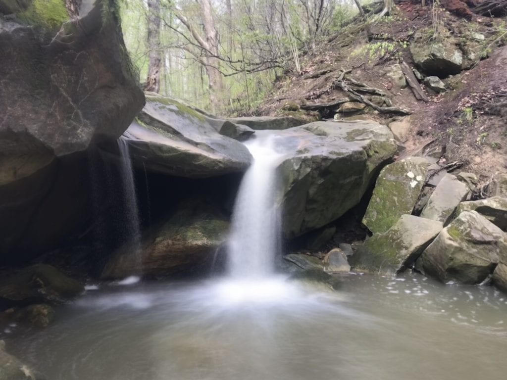 Cascadas de la cueva de Deer Lick