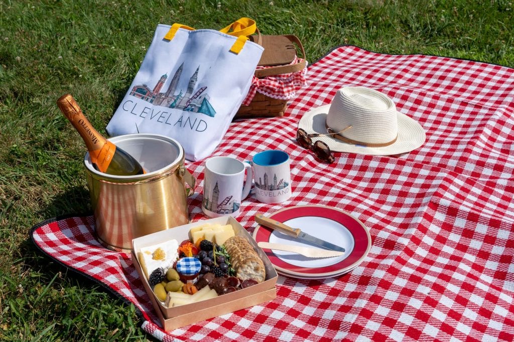 Picnic en la tienda de Cleveland Traveler