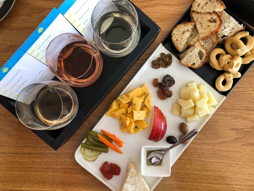 Vuelo Vuelo de vino de Cleveland y tabla de quesos