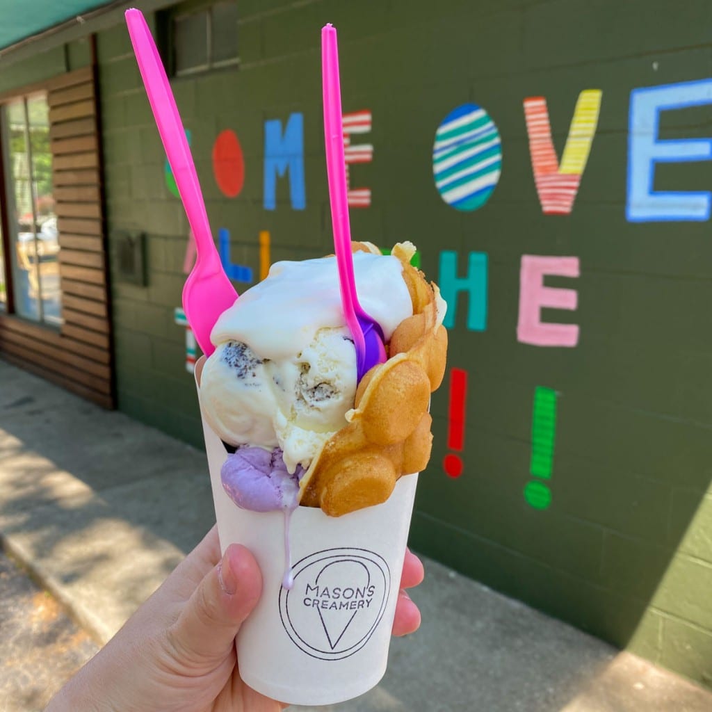 Helado de waffle de huevo en Mason's Creamery