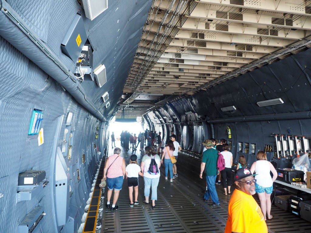 Dentro de un avión en el Salón Aeronáutico de Cleveland