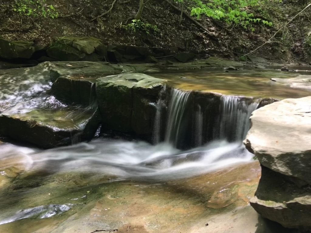 Pequeña cascada antes de Blue Hen Falls